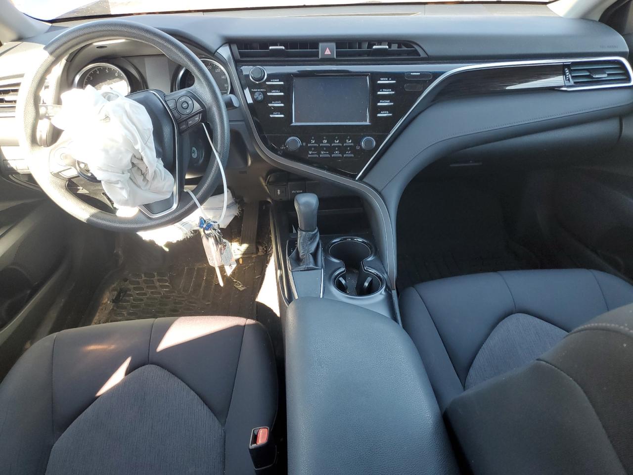 2018 Toyota Camry L VIN: 4T1B11HK6JU509033 Lot: 85648025