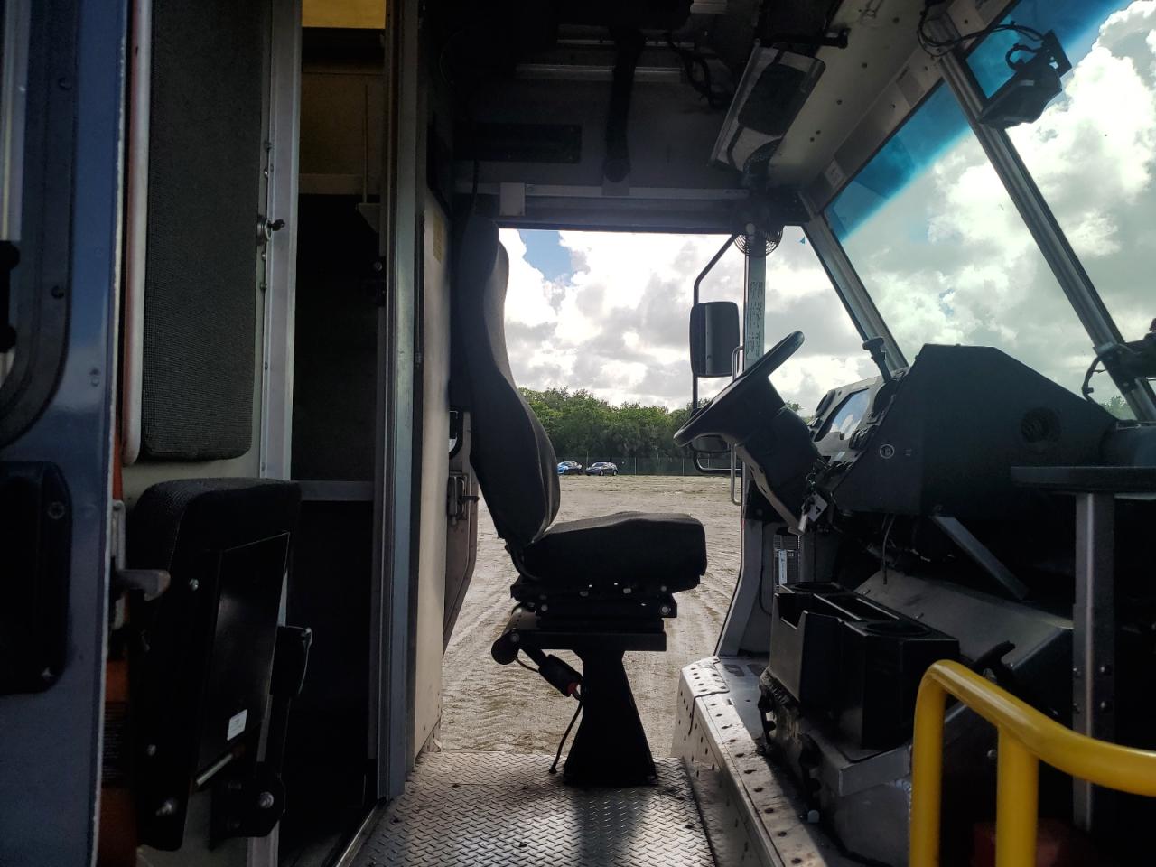 Фото: 1F65F5KN9L0A03383