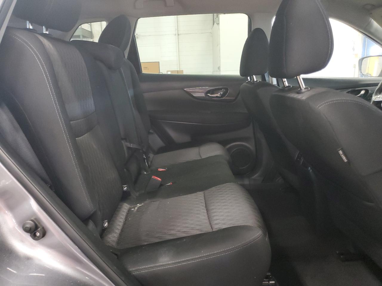 2017 Nissan Rogue S VIN: KNMAT2MV6HP607763 Lot: 81999735