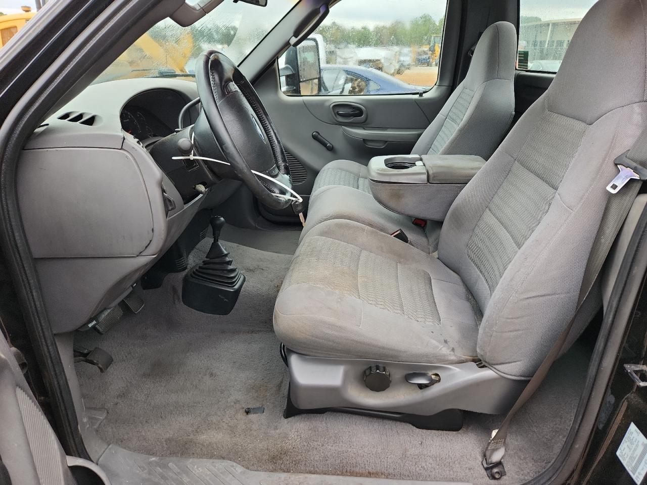 2002 Ford F150 VIN: 1FTRF18292NB85124 Lot: 90341735