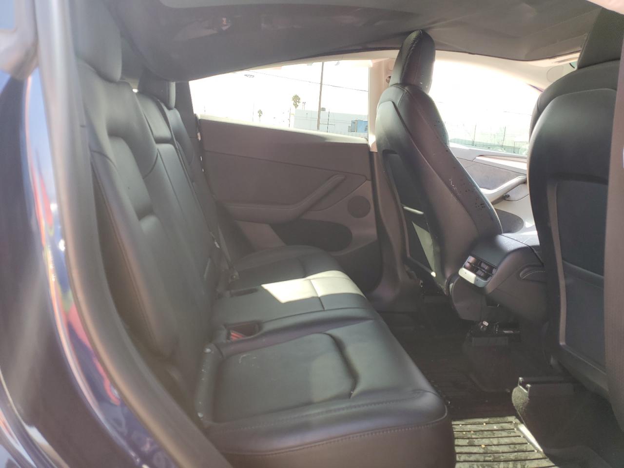 2022 Tesla Model Y VIN: 7SAYGDEE8NF517133 Lot: 82629035