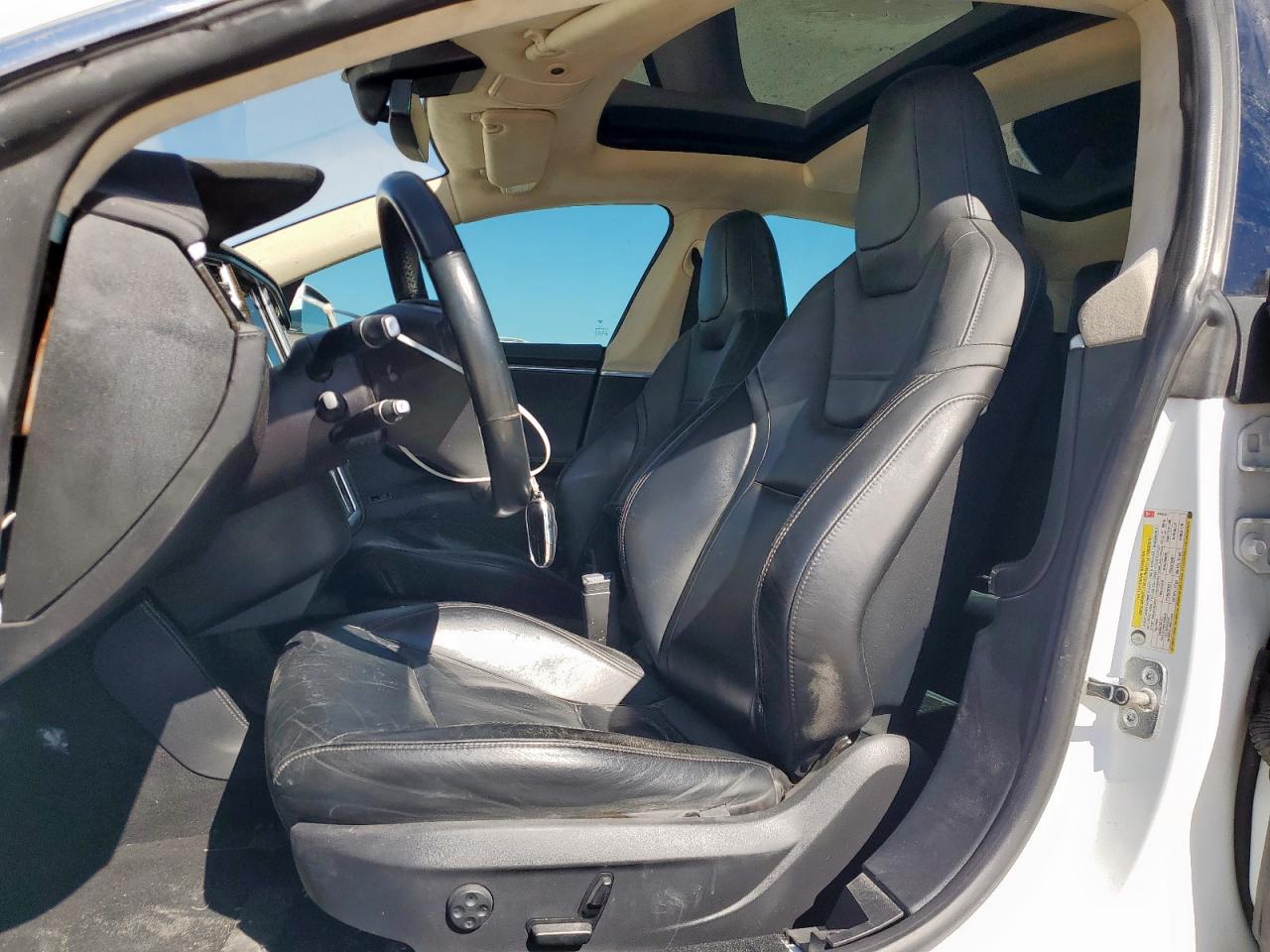 2015 Tesla Model S P85D VIN: 5YJSA1H48FF090026 Lot: 85408855