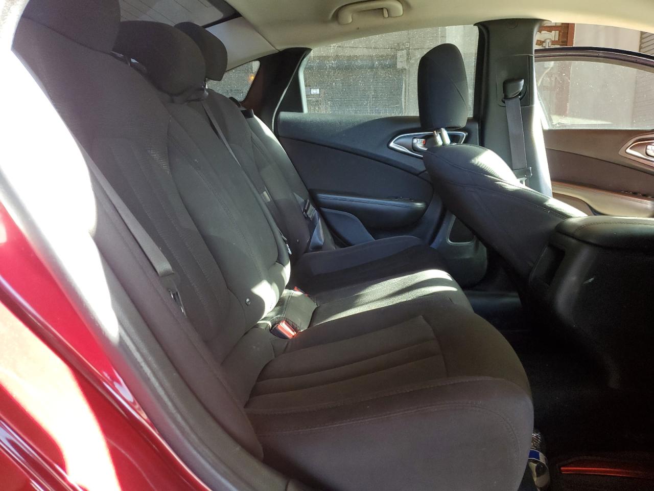 2015 Chrysler 200 Limited VIN: 1C3CCCAB5FN737779 Lot: 85145695