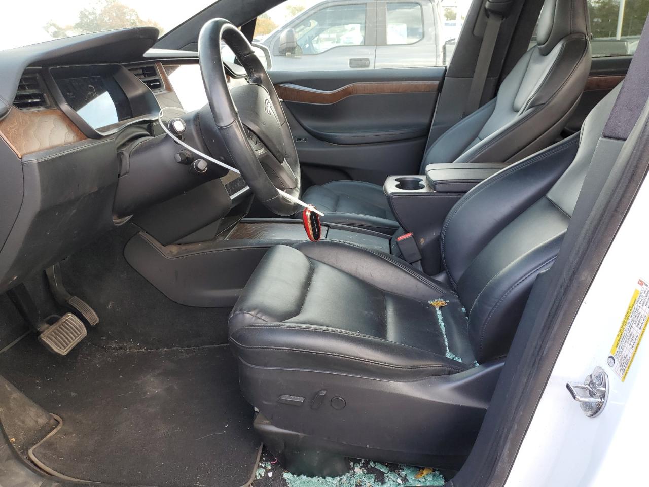 2020 Tesla Model X VIN: 5YJXCAE28LF235645 Lot: 90218325