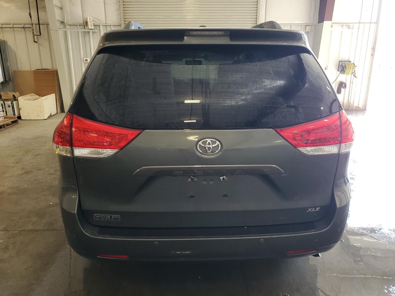 2013 Toyota Sienna Xle VIN: 5TDYK3DCXDS293055 Lot: 84943705