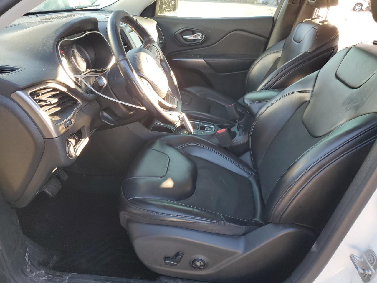 2019 Jeep Cherokee Latitude Plus VIN: 1C4PJLLB5KD420374 Lot: 89678325