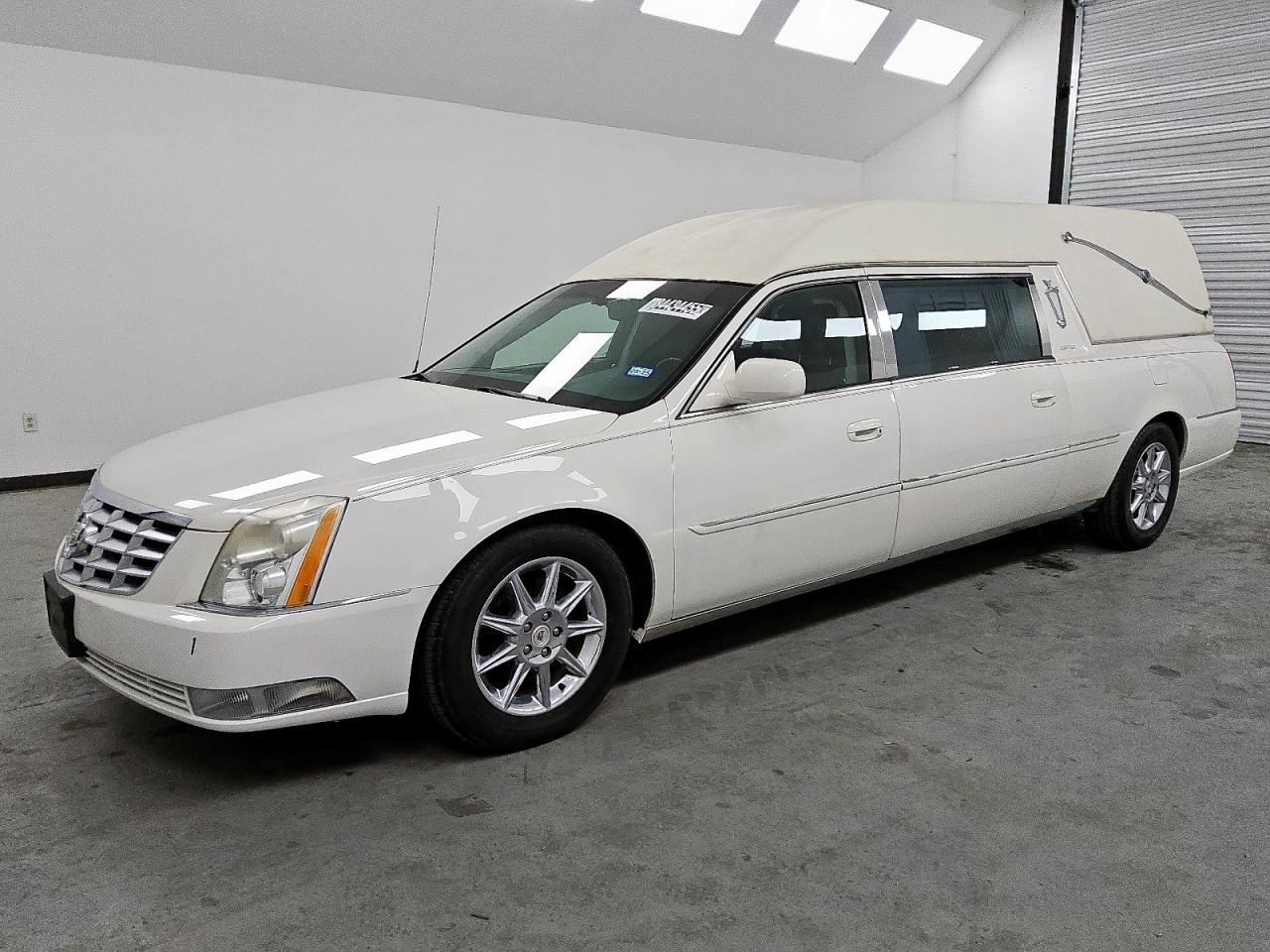 2011 CADILLAC ALL OTHER WHITE VIN: 1GE7K9C65BU600027