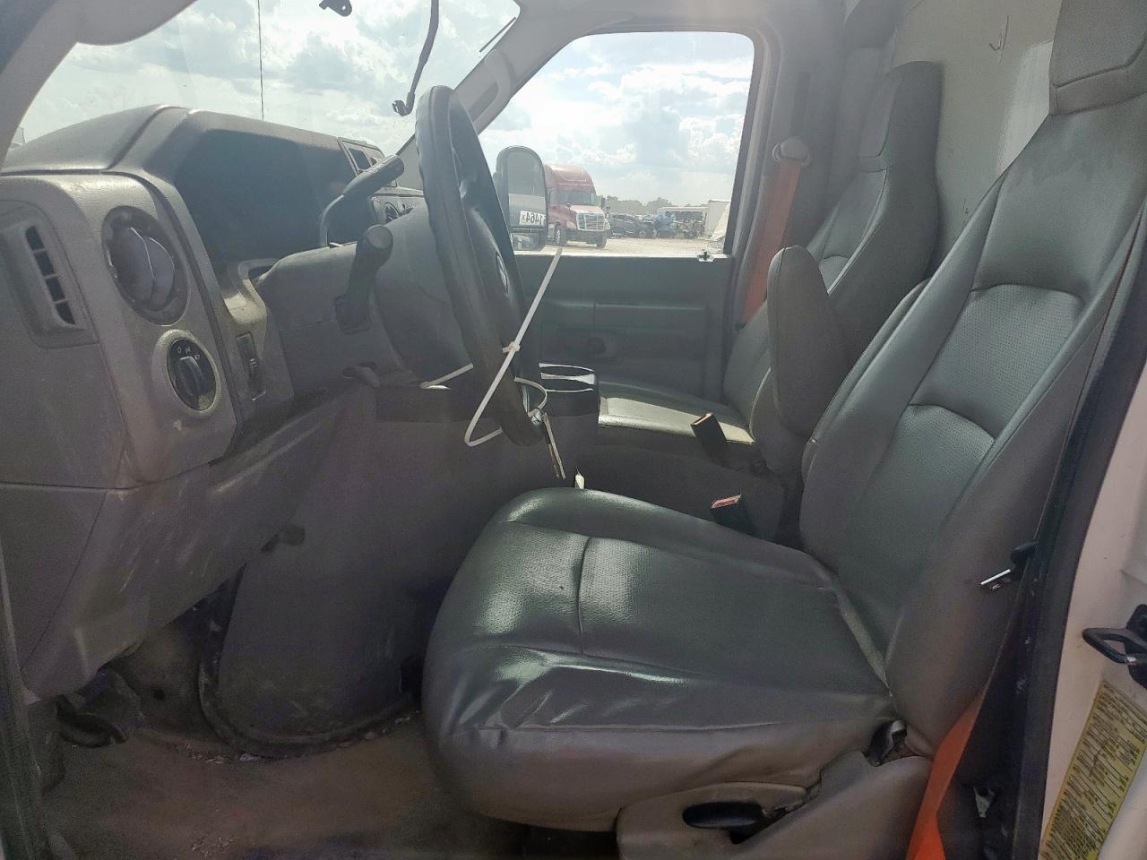 2014 Ford Econoline E450 Super Duty Cutaway Van VIN: 1FDWE4FL4EDA69953 Lot: 85526825