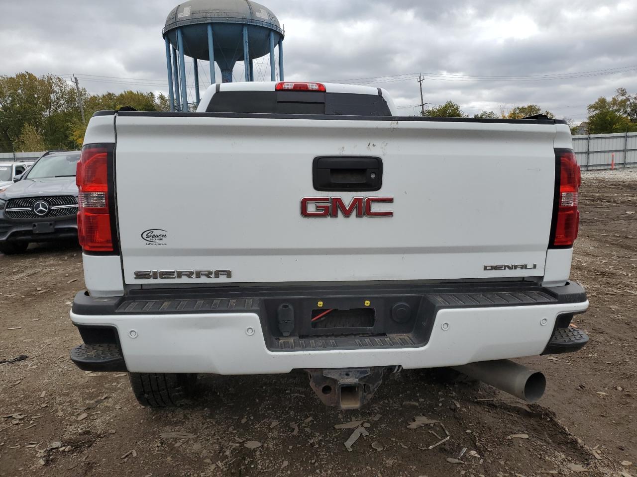 2017 GMC Sierra K2500 Denali VIN: 1GT12UEY7HF110198 Lot: 89516045