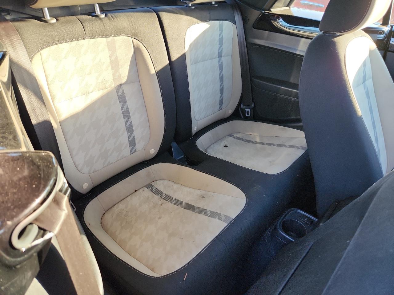 2018 Volkswagen Beetle S VIN: 3VW5DAAT8JM505191 Lot: 84184065