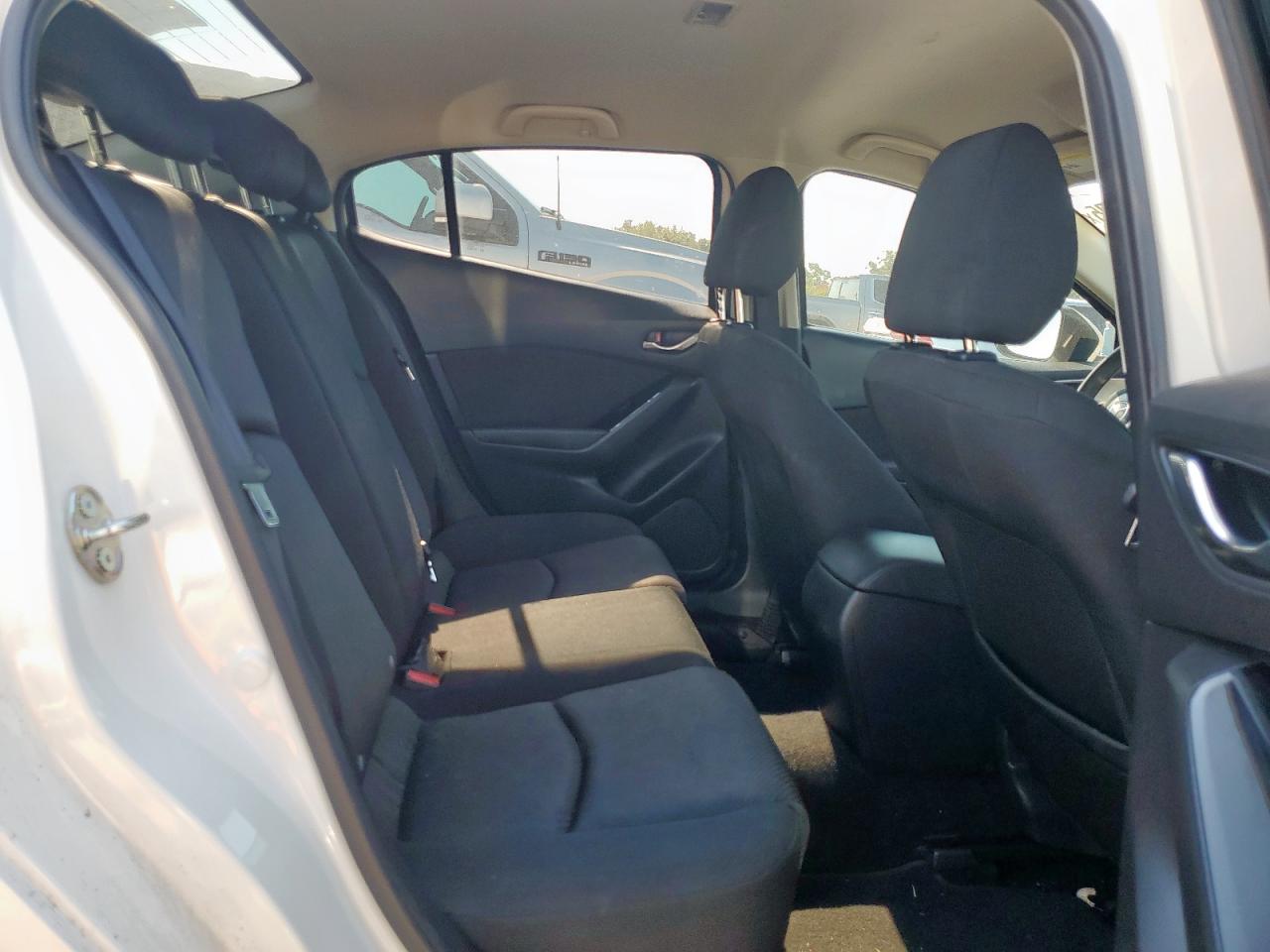 2018 Mazda 3 Sport VIN: 3MZBN1U74JM179582 Lot: 85121205