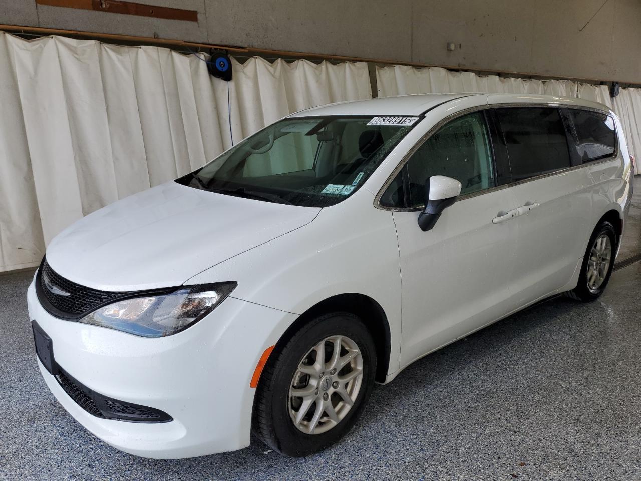 2022 Chrysler Voyager Lx