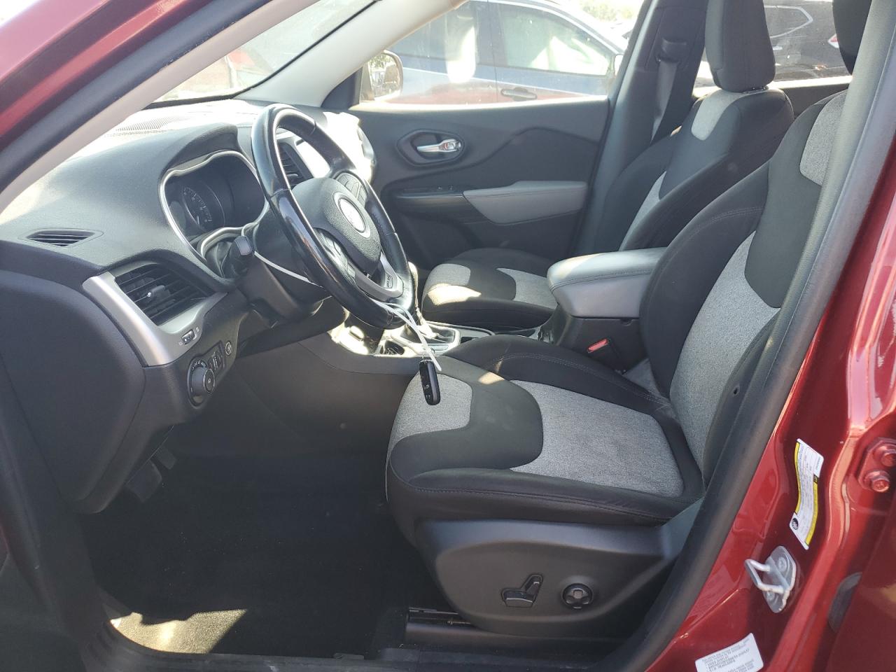 2014 Jeep Cherokee Latitude VIN: 1C4PJLCS2EW293303 Lot: 84480315