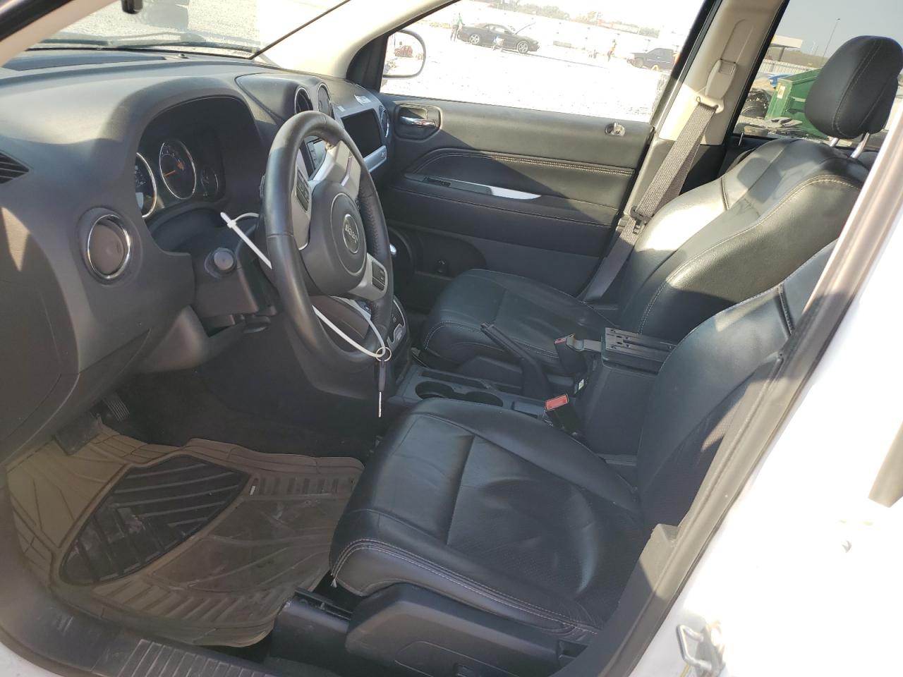 2017 Jeep Compass Latitude VIN: 1C4NJDEB7HD176343 Lot: 82407945