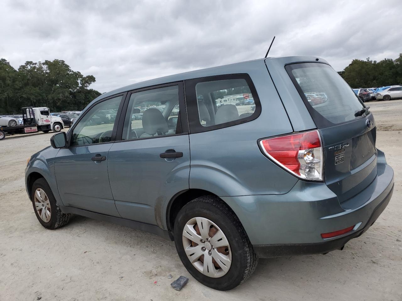 2009 Subaru Forester 2.5X blue null gas JF2SH61629H784317 photo #3