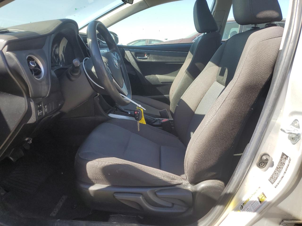 2017 Toyota Corolla L VIN: 5YFBURHE3HP671455 Lot: 90298565