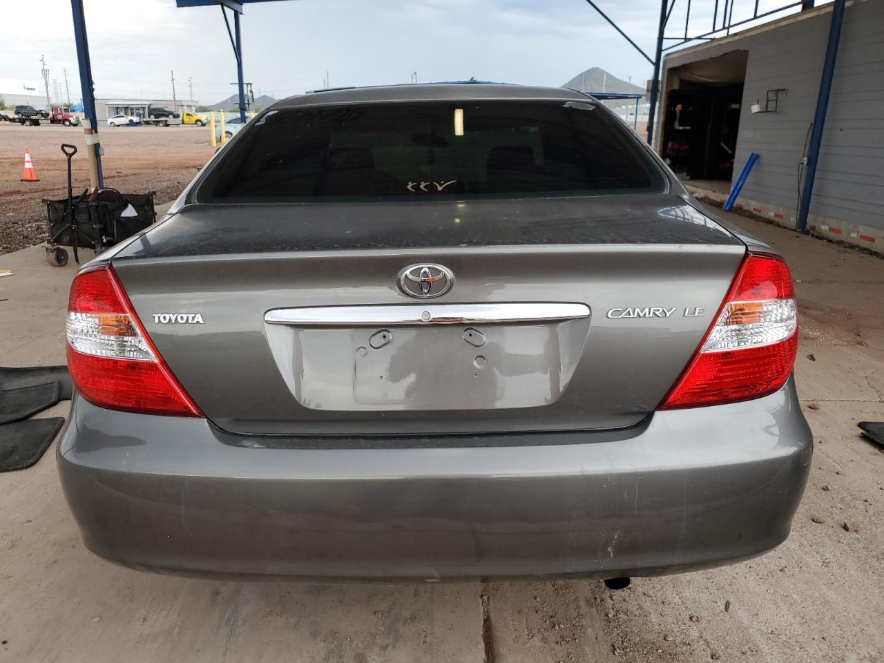 2002 Toyota Camry Le VIN: 4T1BE32K32U511347 Lot: 82315605