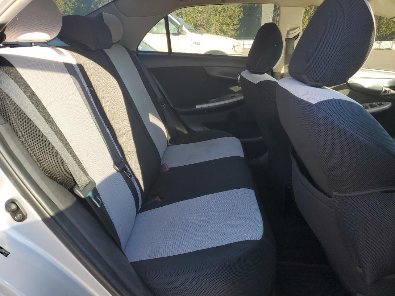 2010 Toyota Corolla Base VIN: 2T1BU4EE9AC261093 Lot: 82496435