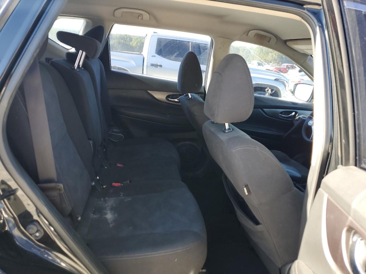 2016 Nissan Rogue S VIN: KNMAT2MT9GP604708 Lot: 81999925