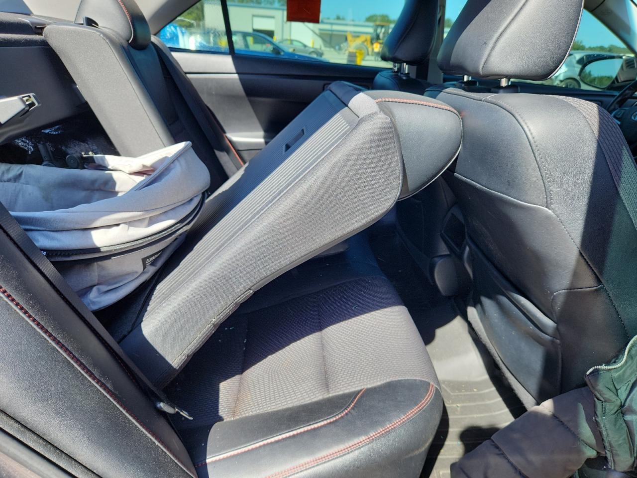 2016 Toyota Camry Le VIN: 4T1BF1FK9GU237588 Lot: 81934205