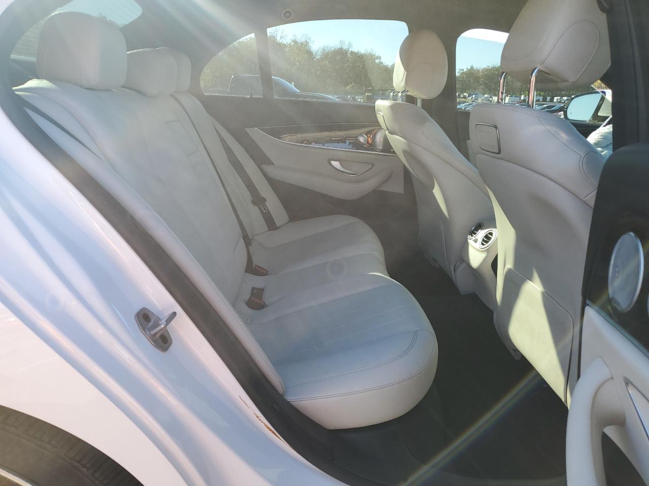 2019 Mercedes-Benz E 300 VIN: WDDZF4JB2KA518756 Lot: 82341005