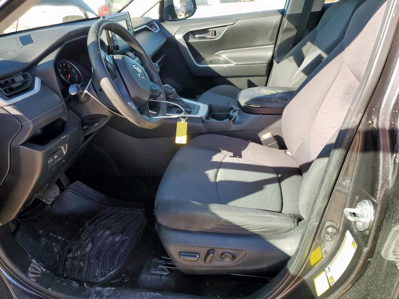 2020 Toyota Rav4 Xle VIN: 2T3W1RFV0LC045987 Lot: 90997045