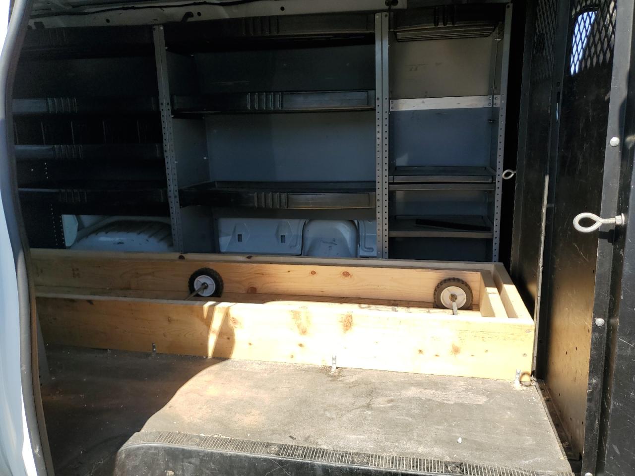 2005 Ford Econoline E150 Van VIN: 1FTRE14WX5HA49311 Lot: 81977455