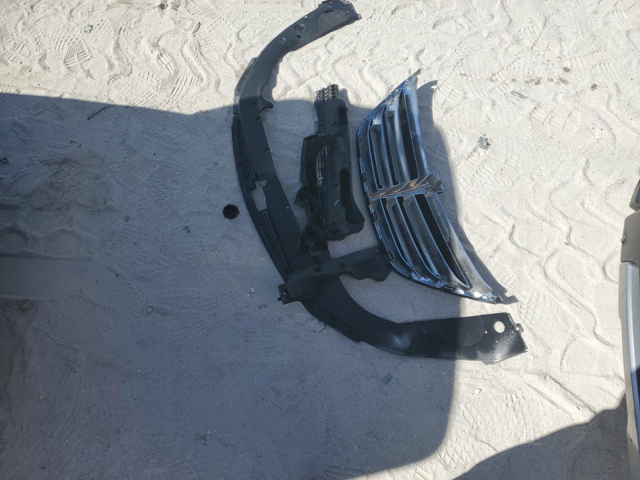 2013 Hyundai Genesis 5.0L VIN: KMHGC4DHXDU235982 Lot: 87003315