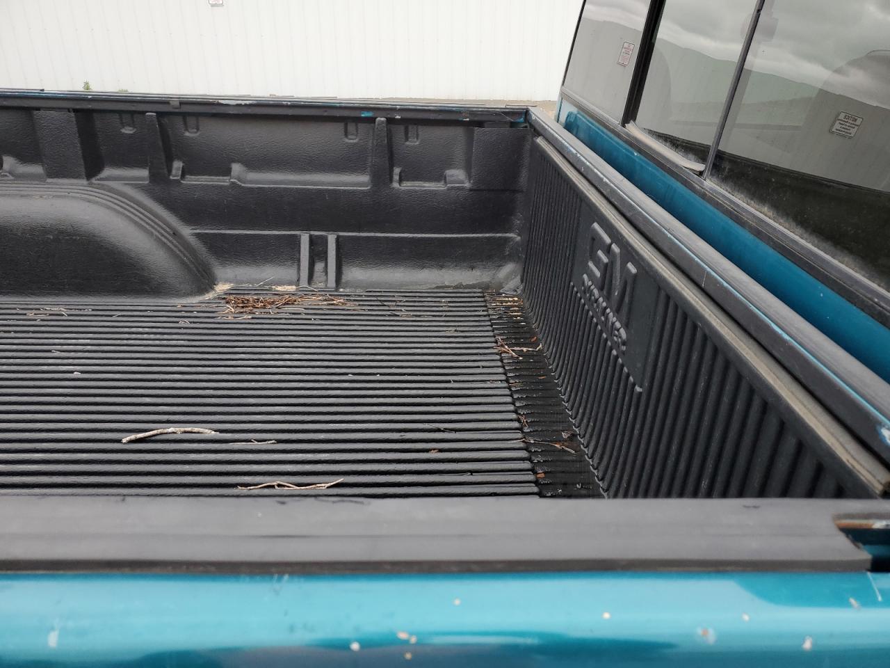 1994 Chevrolet Gmt-400 K2500 VIN: 1GCGK24K0RE263881 Lot: 82647345