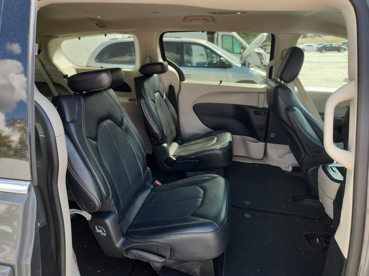 2022 Chrysler Pacifica Touring L VIN: 2C4RC1BG2NR136478 Lot: 85096725