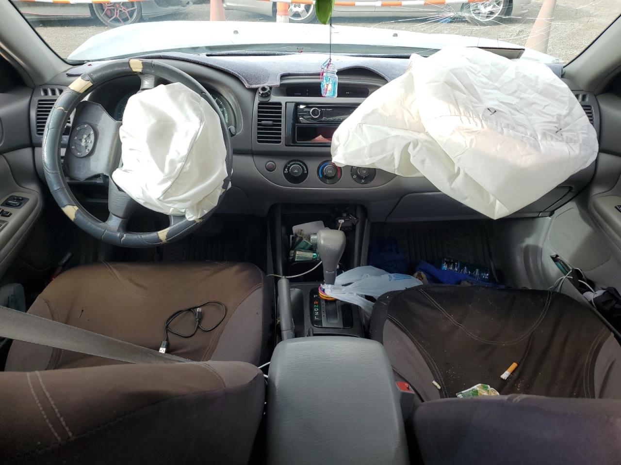 2003 Toyota Camry Le VIN: 4T1BF32K83U543452 Lot: 86555545