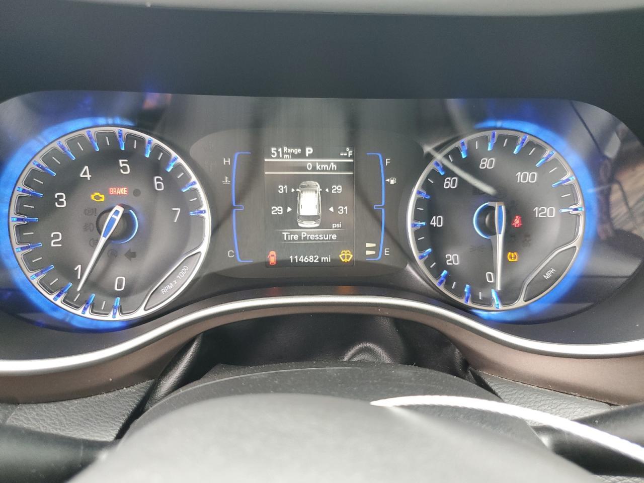 2018 Chrysler Pacifica Touring L VIN: 2C4RC1BG2JR114345 Lot: 90875765