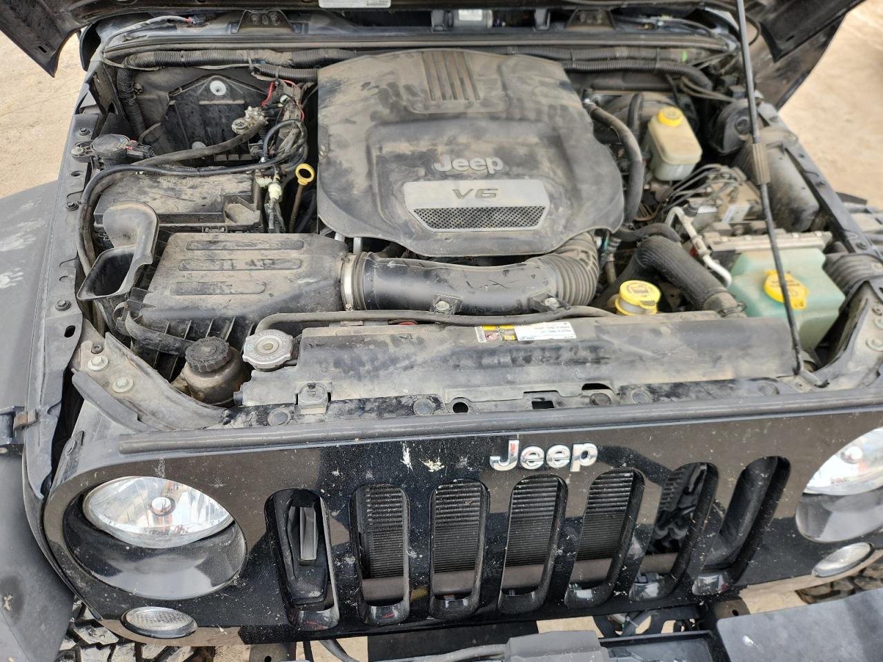 2014 Jeep Wrangler Unlimited Sport VIN: 1C4BJWDG7EL309843 Lot: 82321275