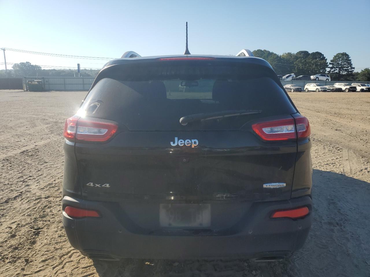 2017 Jeep Cherokee Latitude VIN: 1C4PJMCS1HW615052 Lot: 82463325