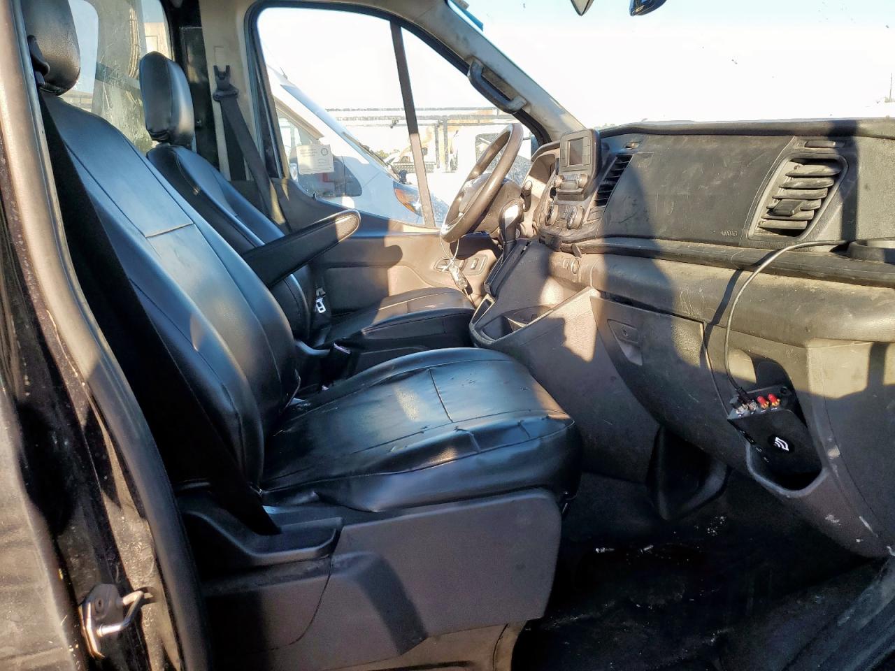 2020 Ford Transit Utility / Service Truck VIN: 1FDBF6Z80LKA35211 Lot: 82756035