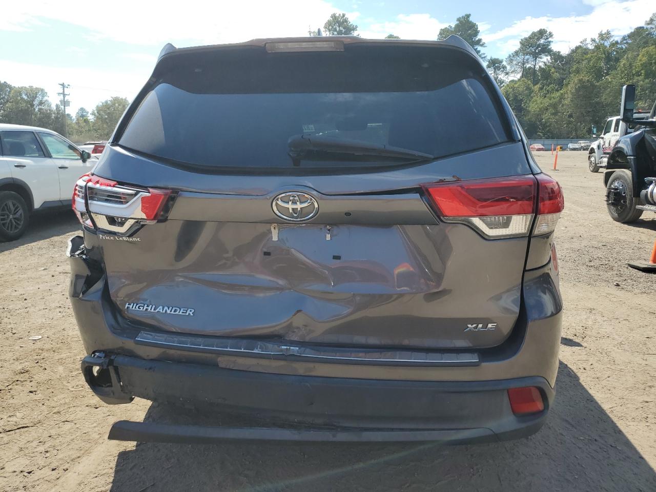 2018 Toyota Highlander Se VIN: 5TDKZRFH5JS261901 Lot: 87372645