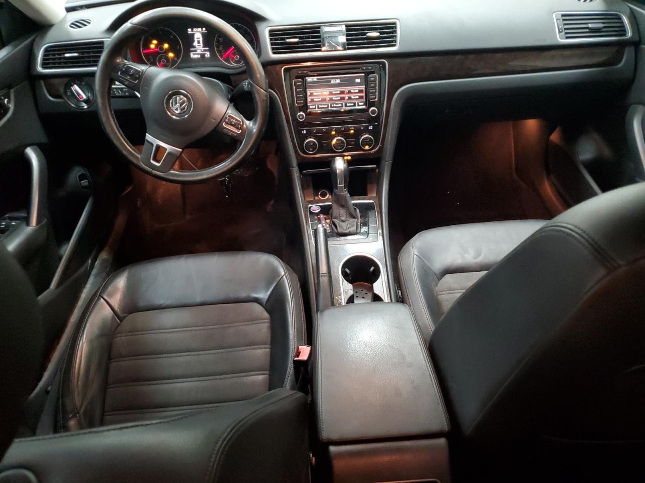2015 Volkswagen Passat Sel VIN: 1VWCV7A37FC045697 Lot: 84930085