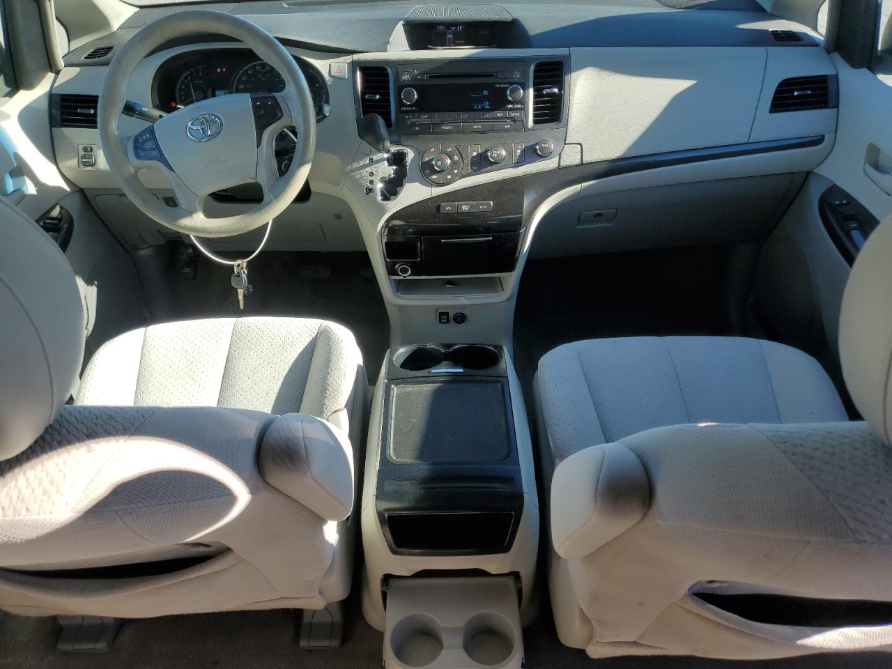 2012 Toyota Sienna Le VIN: 5TDKK3DC7CS257604 Lot: 87441625