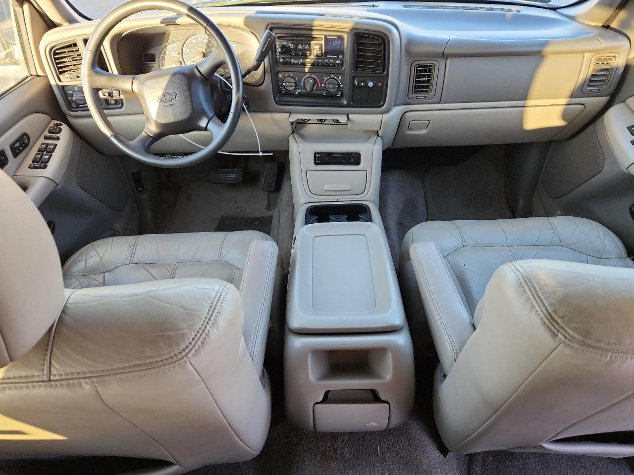 2000 Chevrolet Tahoe C1500 VIN: 1GNEC13T6YJ116938 Lot: 89512665