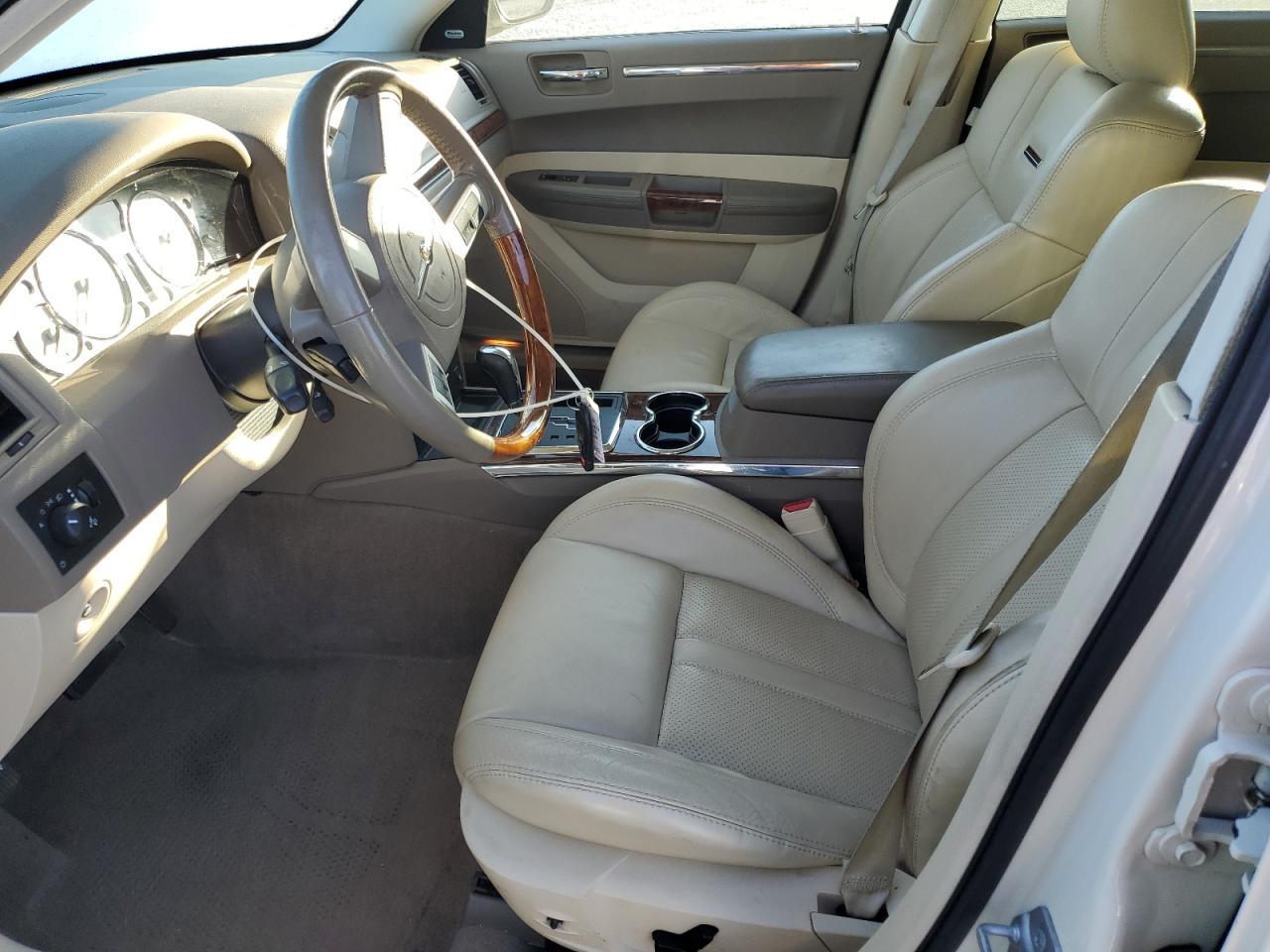 2009 Chrysler 300C VIN: 2C3LA63TX9H582964 Lot: 89536855