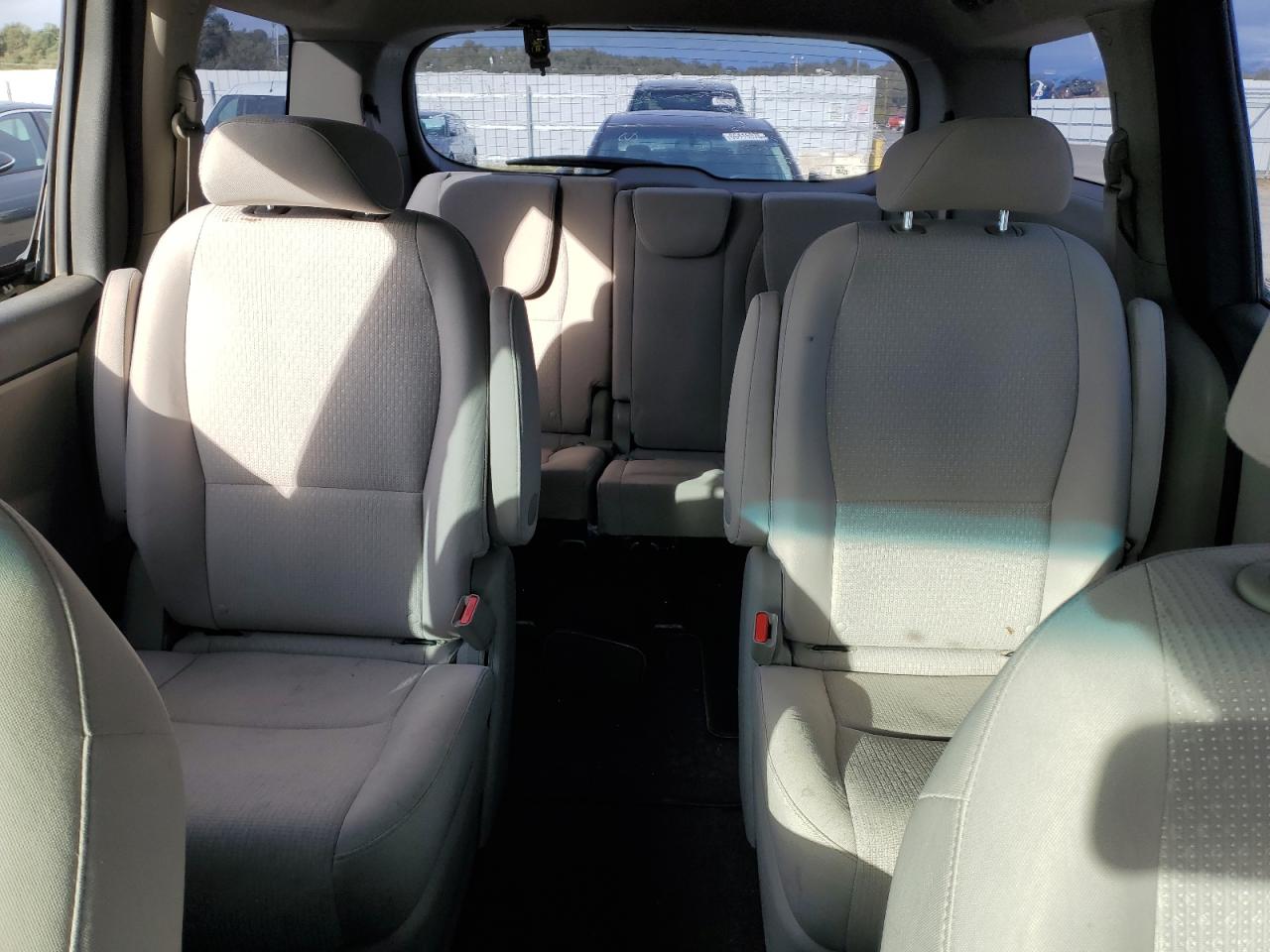 2018 Kia Sedona L VIN: KNDMA5C12J6366945 Lot: 82385345