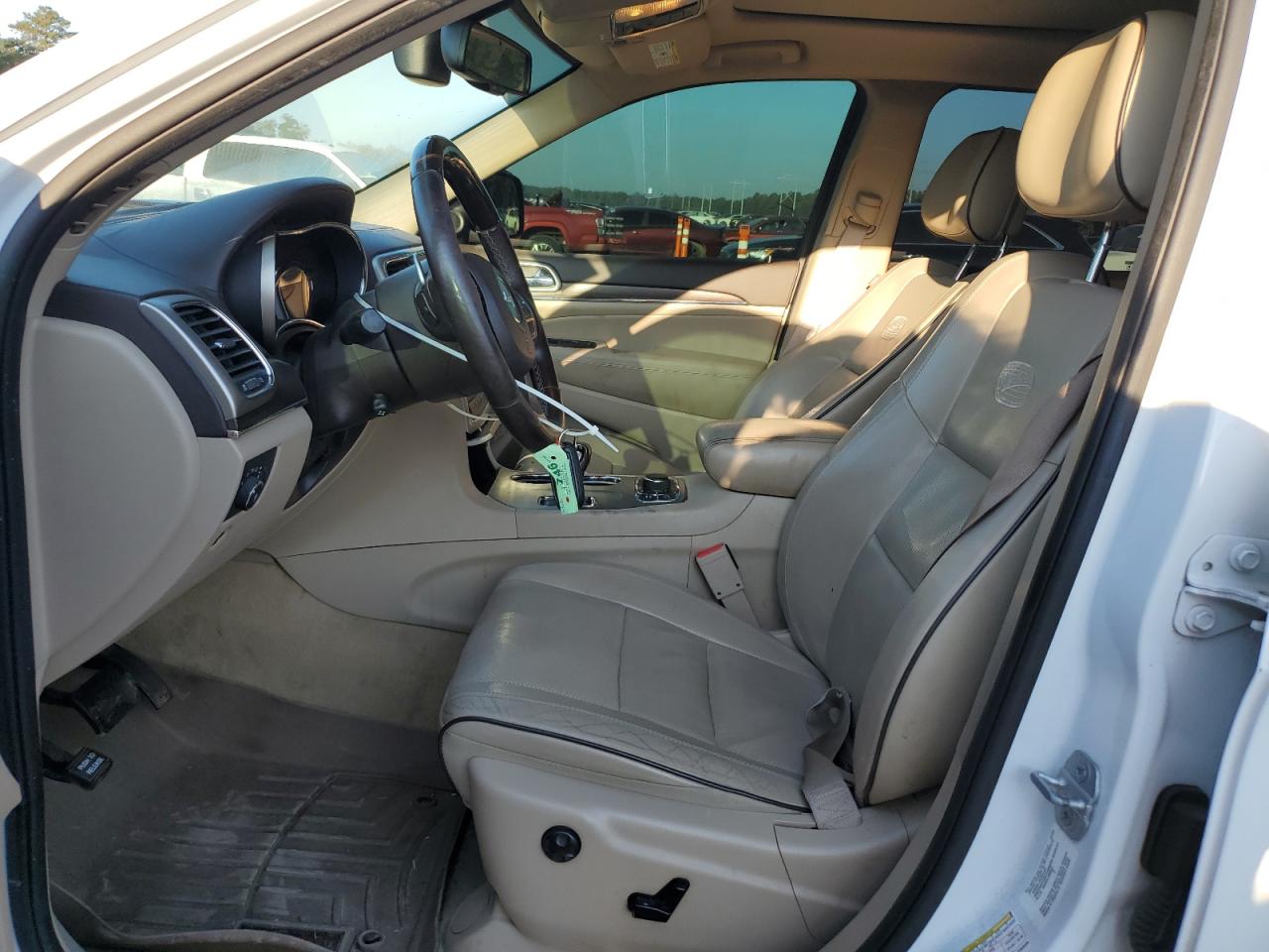 2015 Jeep Grand Cherokee Overland VIN: 1C4RJFCT2FC633409 Lot: 84563235