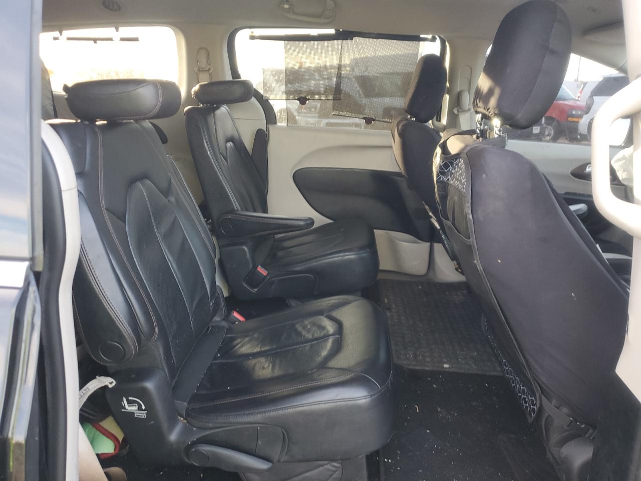 2019 Chrysler Pacifica Touring L VIN: 2C4RC1BG0KR581524 Lot: 82570795