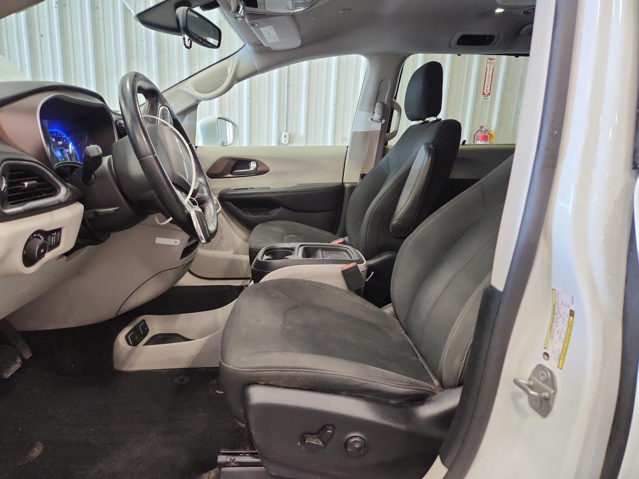 2019 Chrysler Pacifica Touring Plus VIN: 2C4RC1FGXKR640038 Lot: 82352005