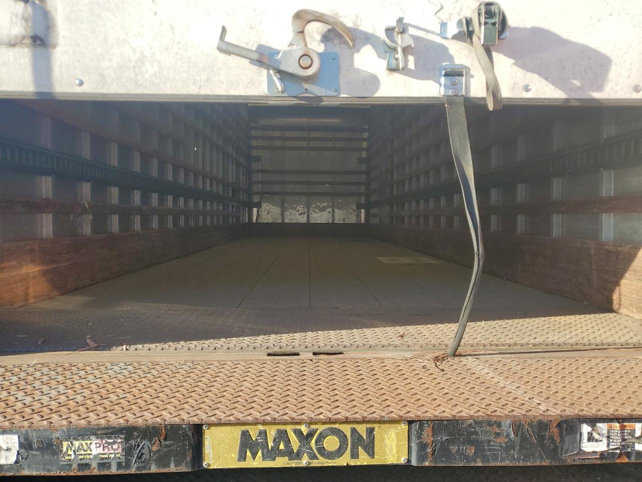 1998 International 4000 4700 VIN: 1HTSCABN2WH511981 Lot: 83772175