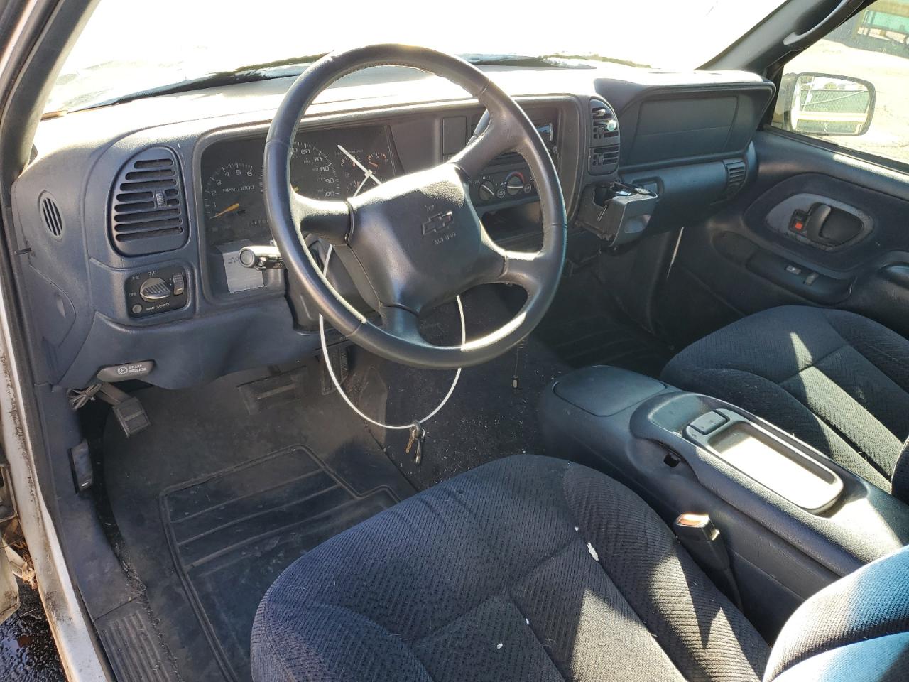 1998 Chevrolet Gmt-400 K1500 VIN: 1GCEK19R9WE205187 Lot: 87390345