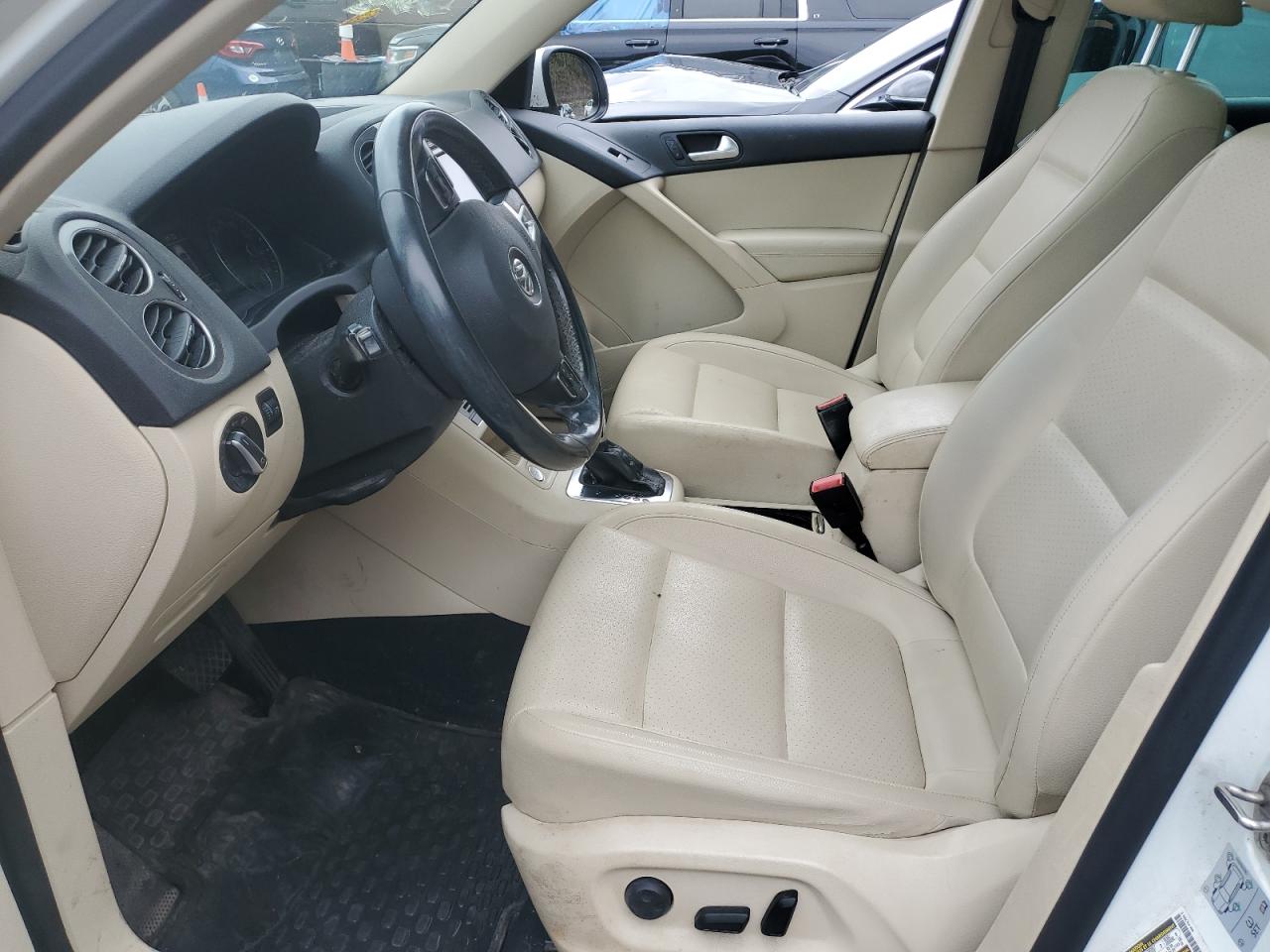 2016 Volkswagen Tiguan S VIN: WVGBV7AX6GW592201 Lot: 85533975