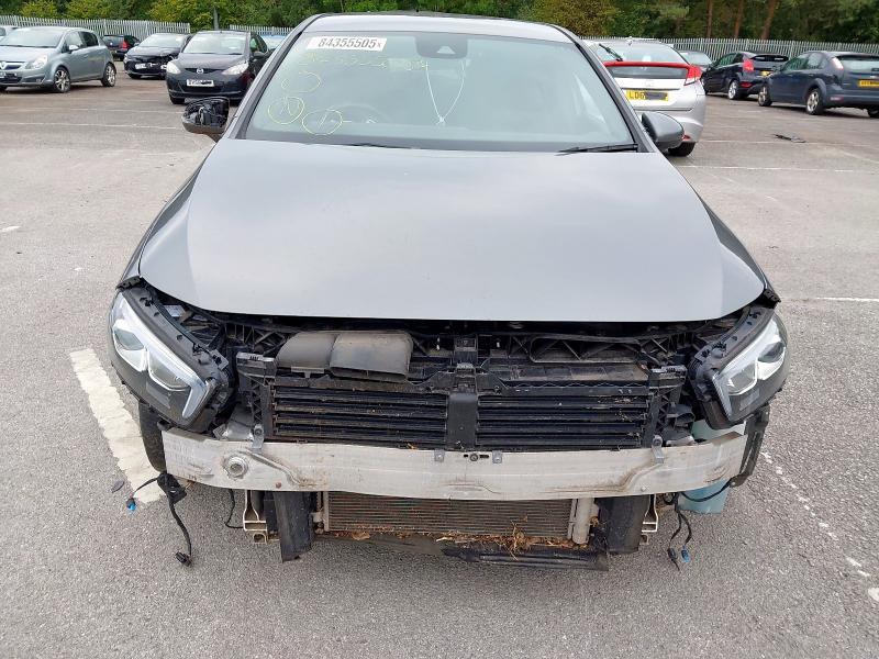 2019 MERCEDES-BENZ A 180 AMG LINE EXECUTIVE 