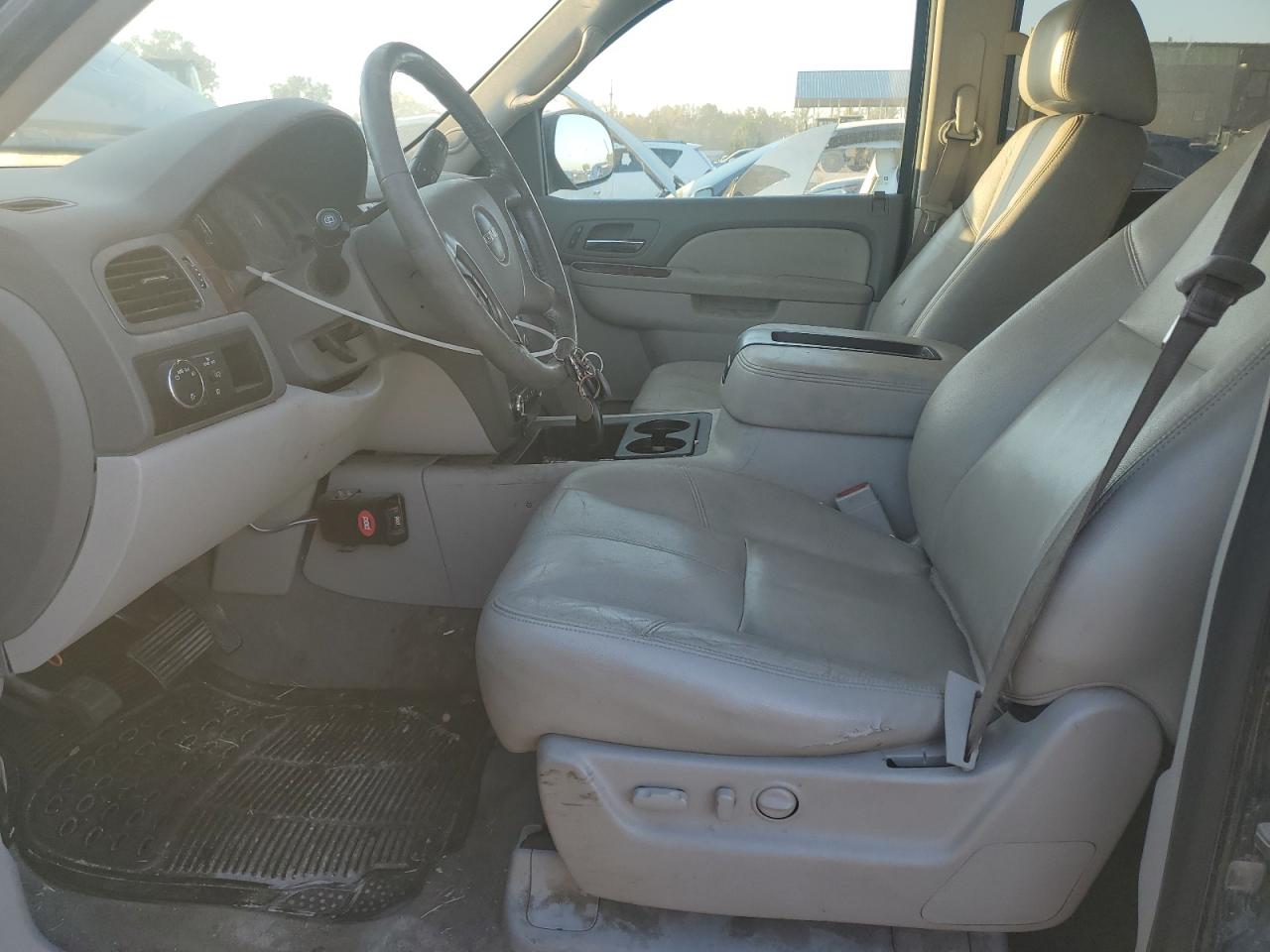 2013 GMC Yukon Xl C1500 Slt VIN: 1GKS1KE00DR350129 Lot: 82454215