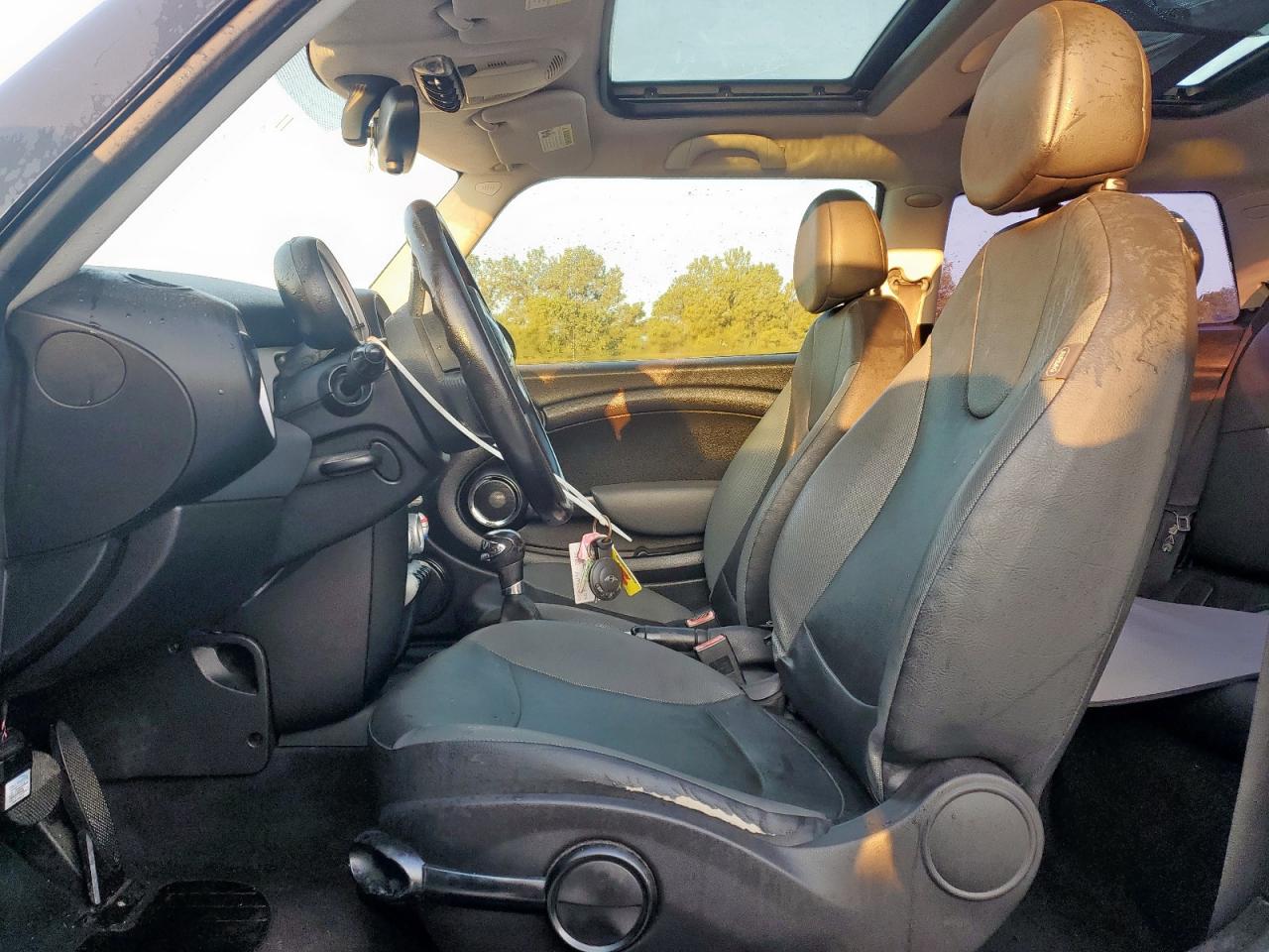 2010 Mini Cooper VIN: WMWMF3C50ATZ23875 Lot: 84464635